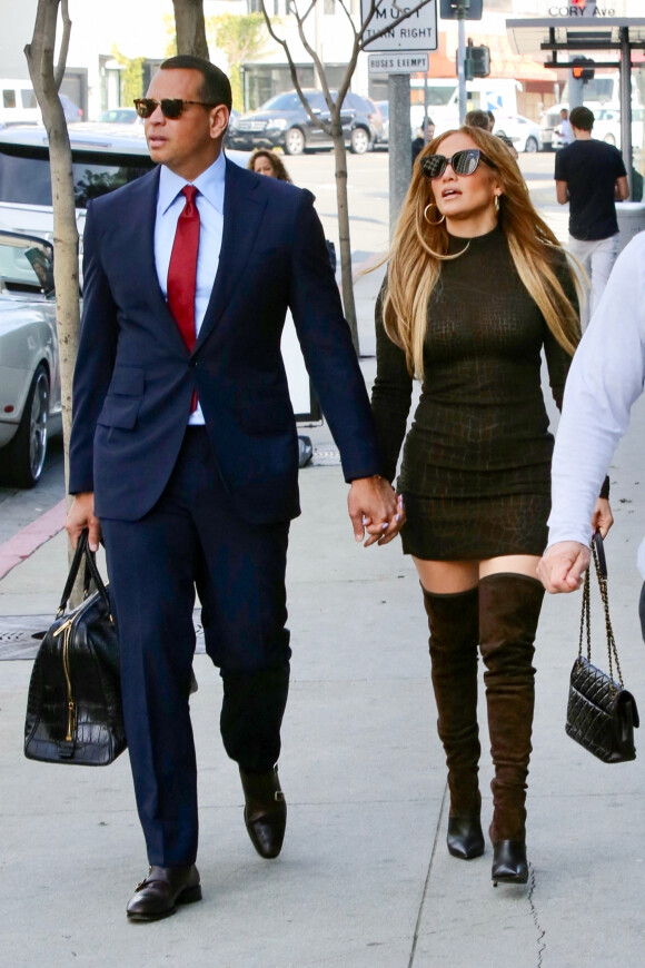 Exclusif - Jennifer Lopez et Alex Rodriguez arrivent à un rendez-vous d'affaires dans le quartier de Beverly Hills à Los Angeles, le 18 février 2020.
