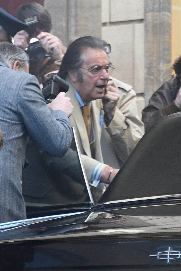 Al Pacino sur le tournage d'une scène du film "House of Gucci" à Rome, Italie, le 31 mars 2021.