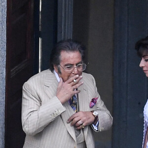 Al Pacino et Lady Gaga, dans les peaux d'Aldo Gucci et Patrizia Reggiani, tournent une scène du film "House of Gucci" à la villa Balbiano, au Lac de Côme. Le 18 mars 2021.