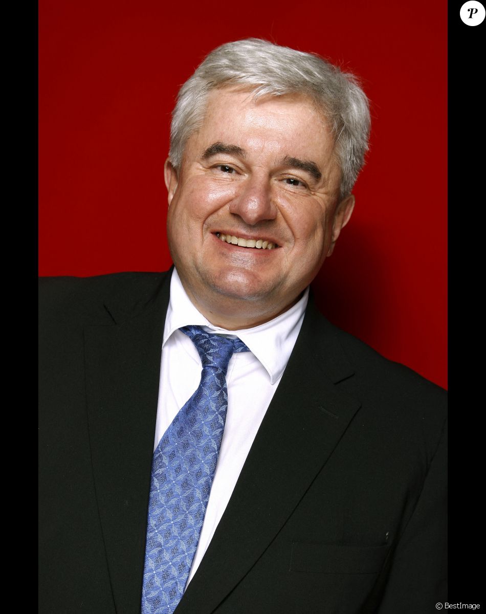 Portait d'Éric Raoult, ancien ministre, député et maire du Raincy.