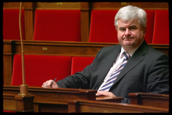 Éric Raoult - Questions d'actualité au gouvernement à l'Assemblée nationale. 
