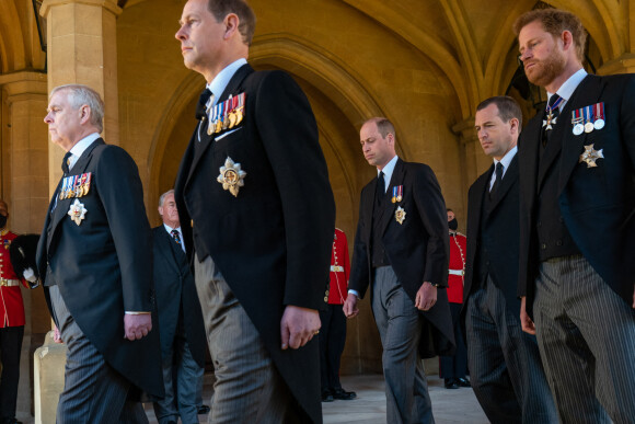 Le prince Andrew, duc d'York, le prince Edward, comte de Wessex, le prince William, duc de Cambridge, Peter Phillips, le prince Harry, duc de Sussex - Arrivées aux funérailles du prince Philip, duc d'Edimbourg à la chapelle Saint-Georges du château de Windsor, le 17 avril 2021.
