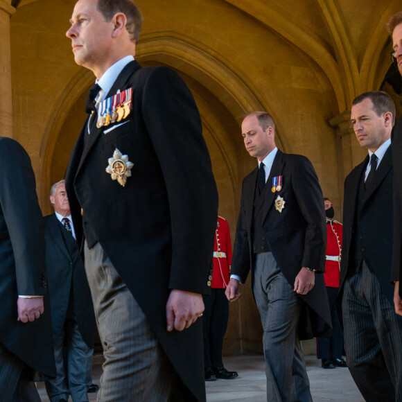 Le prince Andrew, duc d'York, le prince Edward, comte de Wessex, le prince William, duc de Cambridge, Peter Phillips, le prince Harry, duc de Sussex - Arrivées aux funérailles du prince Philip, duc d'Edimbourg à la chapelle Saint-Georges du château de Windsor, le 17 avril 2021.