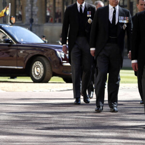 Le prince Charles, prince de Galles, la princesse Anne, le prince Andrew, duc d'York, le prince Edward, comte de Wessex, le prince William, duc de Cambridge, Peter Phillips, le prince Harry, duc de Sussex, David Armstrong-Jones, comte de Snowdon, Sir Timothy Laurence - Arrivées aux funérailles du prince Philip, duc d'Edimbourg à la chapelle Saint-Georges du château de Windsor, le 17 avril 2021.