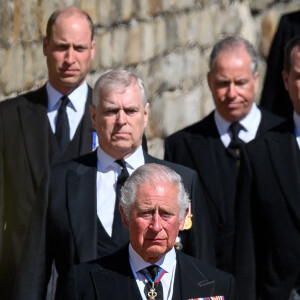 Le prince Charles, prince de Galles, le prince Andrew, duc d'York, le prince William, duc de Cambridge, David Armstrong-Jones, comte de Snowdon, Peter Phillips - Arrivées aux funérailles du prince Philip, duc d'Edimbourg à la chapelle Saint-Georges du château de Windsor, le 17 avril 2021.