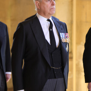 Le prince Andrew - Arrivées aux funérailles du prince Philip, duc d'Edimbourg à la chapelle Saint-Georges du château de Windsor, le 17 avril 2021.