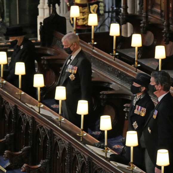 La reine Elisabeth II d'Angleterre, Le prince Andrew, duc d'York, La princesse Anne, Sir Timothy Laurence et Le prince Harry, duc de Sussex, - Funérailles du prince Philip, duc d'Edimbourg à la chapelle Saint-Georges du château de Windsor, Royaume Uni, le 17 avril 2021.