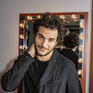 Exclusif - Amir Haddad - Backstage de l'enregistrement de l'émission "Les Grosses Têtes", présentée par Laurent Ruquier et diffuséele 19 décembre sur France 2. Le 8 décembre 2020 © Jack Tribeca / Bestimage