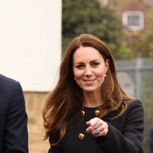 Le prince William, duc de Cambridge et Kate Middleton, duchesse de Cambridge, visitent le centre RAF Air Cadets à Londres, le 21 avril 2021, quelques jours après les obsèques du Prince Philip.