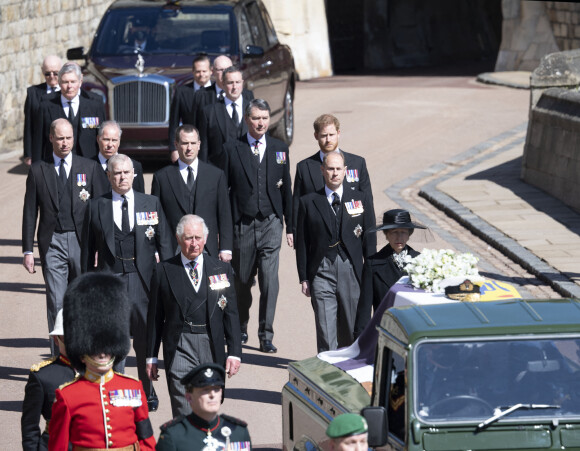 Le prince Charles, prince de Galles, le prince Andrew, duc d'York, le prince William, duc de Cambridge, David Armstrong-Jones, comte de Snowdon, Peter Phillips, la princesse Anne, le prince Edward, comte de Wessex, le prince Harry, duc de Sussex, Sir Timothy Laurence - Arrivées aux funérailles du prince Philip, duc d'Edimbourg à la chapelle Saint-Georges du château de Windsor, Royaume Uni, le 17 avril 2021.