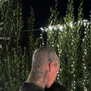 Kourtney Kardashian et Travis Barker. Avril 2021.
