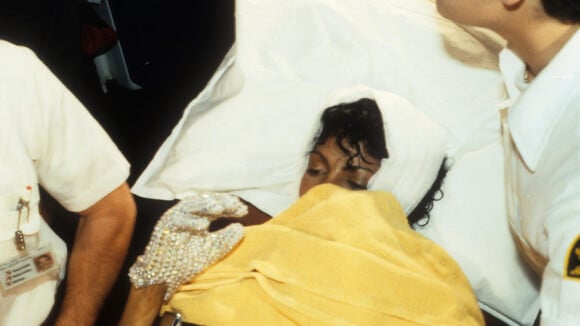 Michael Jackson et sa terrible brûlure durant la pub Pepsi : Découvrez les photos de son transfert à l'hôpital... et son témoignage !