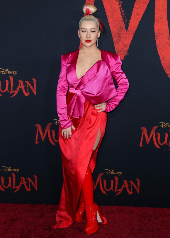 Christina Aguilera à la première de Mulan au théâtre El Capitan ans le quartier de Hollywood à Los Angeles.