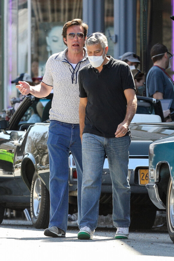 Exclusif - Ben Affleck et George Clooney sont sur le tournage du film "The Tender Bar" à Ipswich le 14 avril 2021.