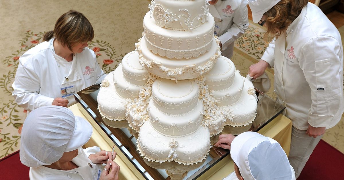 Le Gateau De Mariage Du Prince William Et Kate Middleton Au Palais De Buckingham Le 29 Avril 11 Purepeople