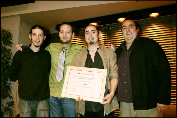 Le groupe Tryo - Prix de printemps 2005 de la SACEM à Neuilly.