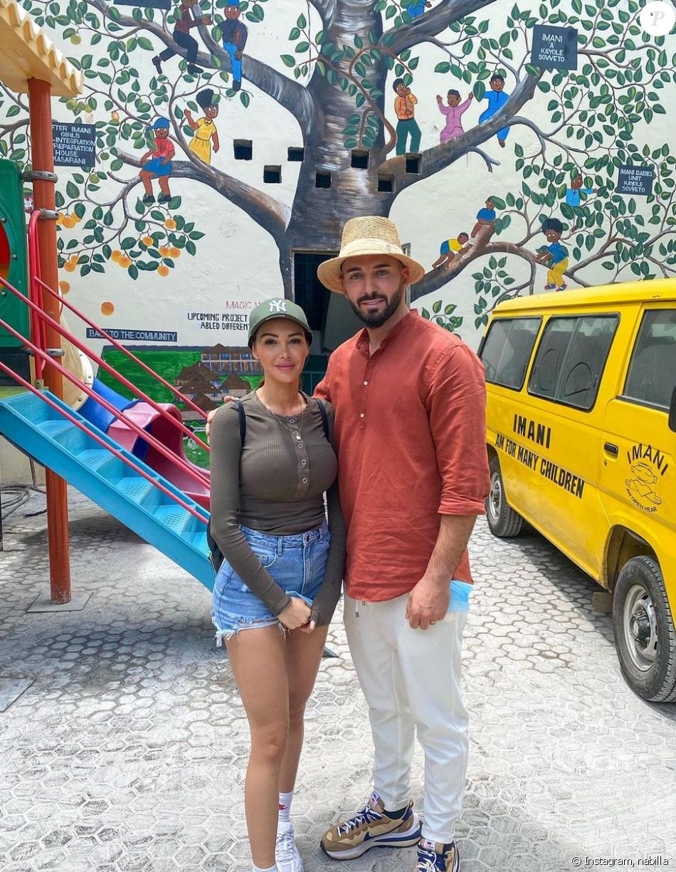 Nabilla voyage au Kenya avec Thomas Vergara et leur fils Milann, où ils ont rendu visite à un orphelinat avec des valises de cadeaux - Instagram