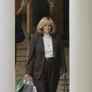 Exclusif - Sarah Paulson sur le tournage de la série "American Crime Story : Impeachment" à Los Angeles, le 26 avril 2021.