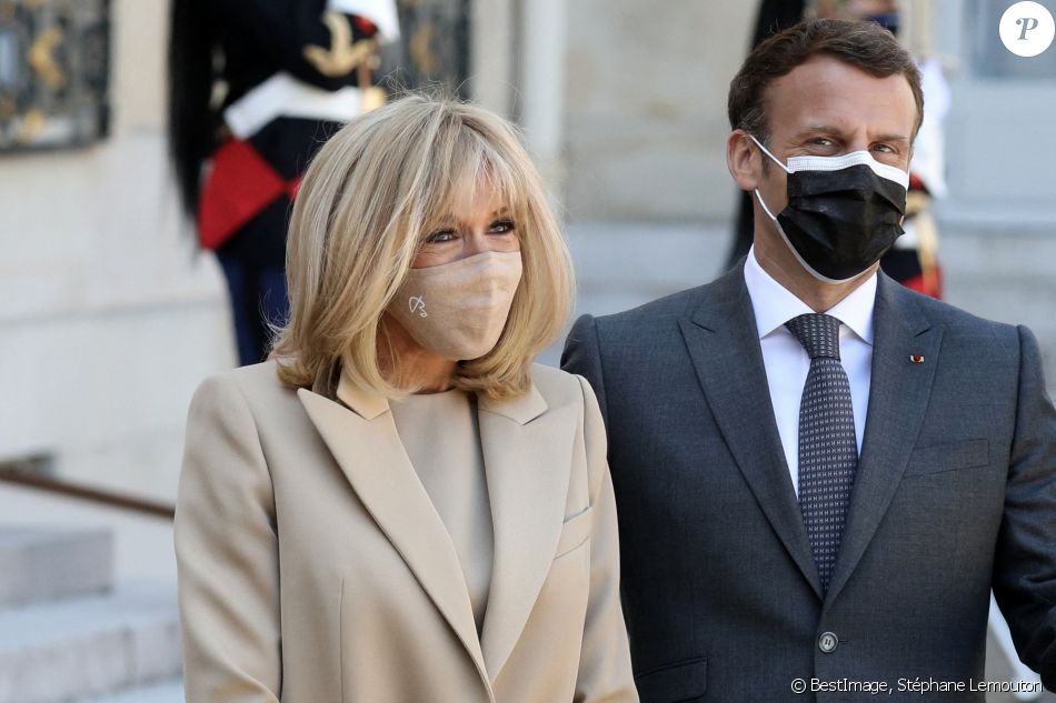 Le président de la République française, Emmanuel Macron et sa femme, la première Dame, Brigitte Macron reçoivent le président de la République fédérale d'Allemagne, et sa femme, la première Dame pour un déjeuner de travail au palais de l'Elysée à Paris. © Stéphane Lemouton/Bestimage