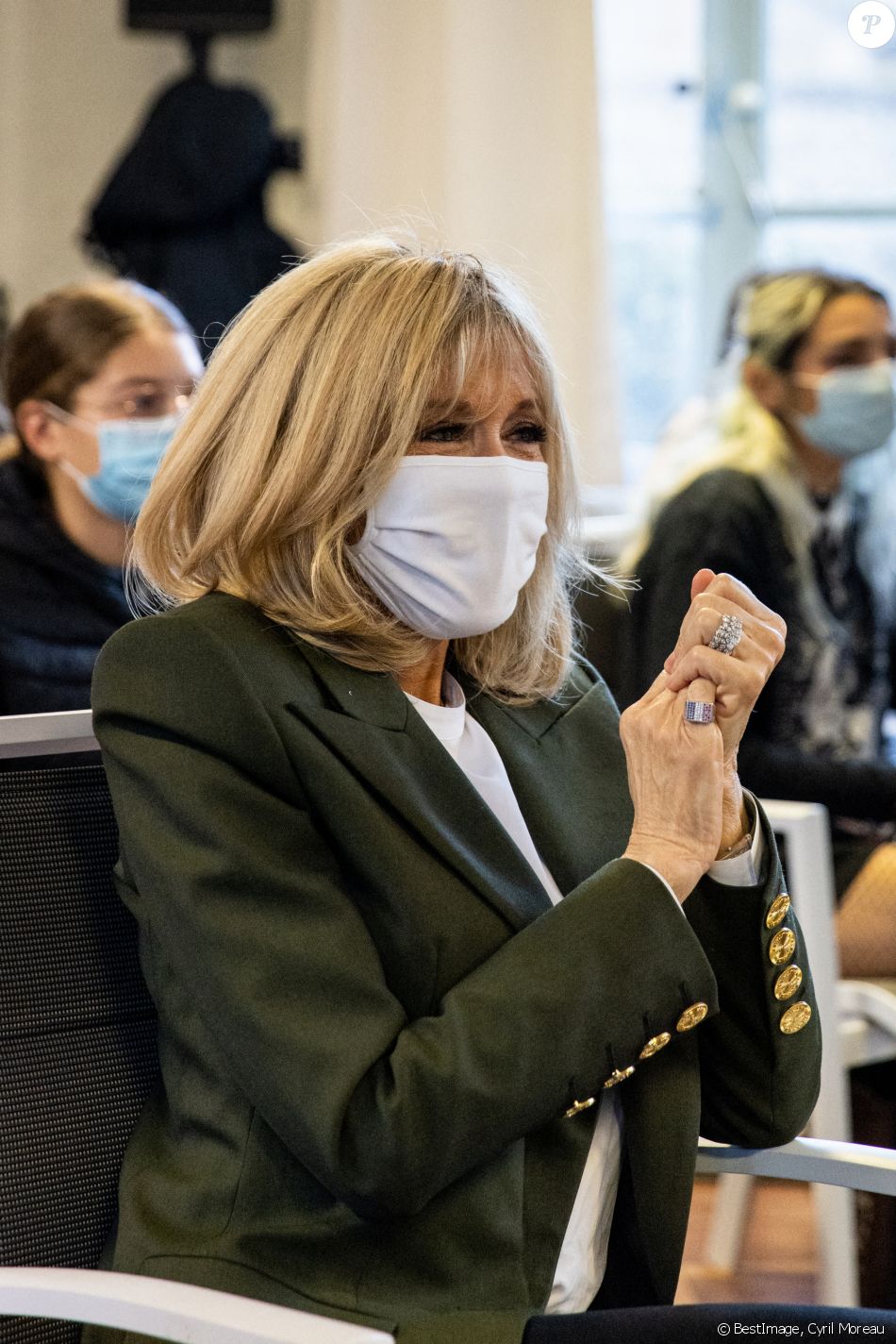 La Première Dame Brigitte Macron (présidente de la Fondation des hôpitaux de France) visite la maison des adolescents du Loir-et-Cher, située rue des écoles, à Blois, France, le 3 février 2021. La structure a bénéficié, lors de sa création, d'une aide financière de l'opération Pièces jaunes. © Cyril Moreau/Bestimage