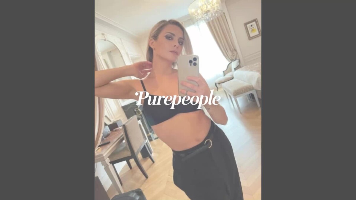 Vidéo : Clara Morgane pose en string avec sa petite soeur Alexandra -  Purepeople