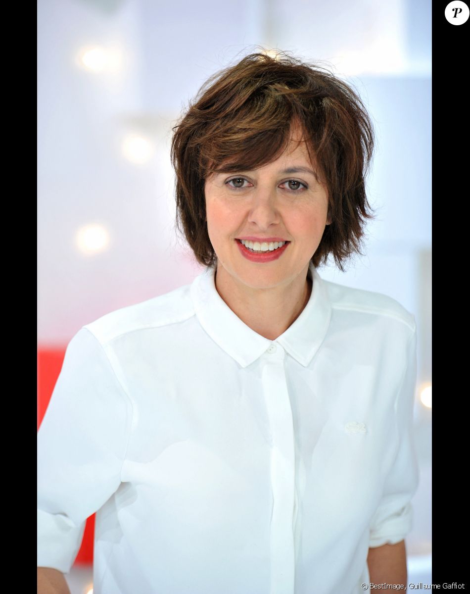 Exclusif - Valérie Bonneton - Enregistrement de l'émission "Vivement Dimanche prochain" présentée par M.Drucker et diffusée le 5 mai sur France 2. Le 29 avril 2019 © Guillaume Gaffiot / Bestimage