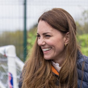 Le prince William, duc de Cambridge, et Catherine (Kate) Middleton, duchesse de Cambridge lors d'une visite au projet "Cheesy Waffles" au centre Belmont Community à Durham, Royaume Uni, le 27 avril 2021.