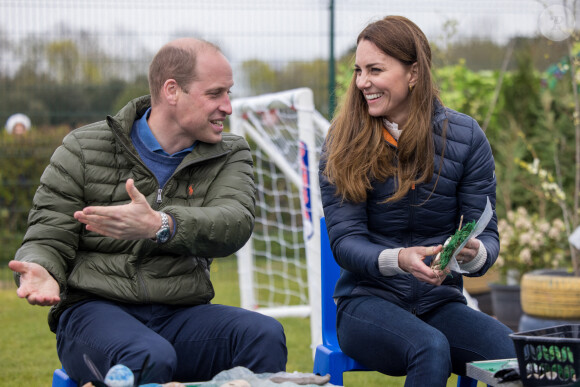 Le prince William, duc de Cambridge, et Catherine (Kate) Middleton, duchesse de Cambridge lors d'une visite au projet "Cheesy Waffles" au centre Belmont Community à Durham, Royaume Uni, le 27 avril 2021.