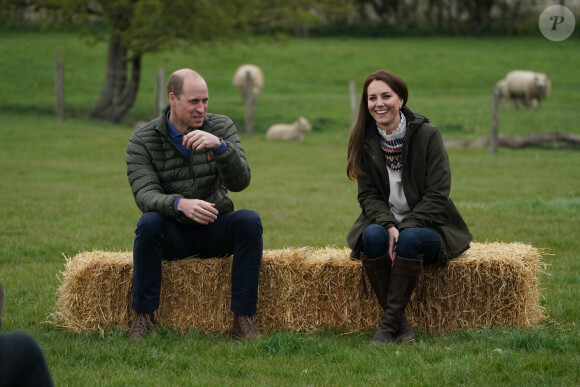 Le prince William, duc de Cambridge, et Catherine (Kate) Middleton, duchesse de Cambridge, visitent la ferme du manoir à Little Stainton, Royaume Uni, le 27 avril 2021.