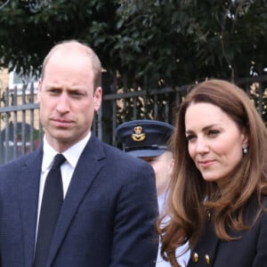 Le prince William, duc de Cambridge et Kate Middleton, duchesse de Cambridge, visitent le centre RAF Air Cadets à Londres, le 21 avril 2021, quelques jours après les obsèques du Prince Philip.