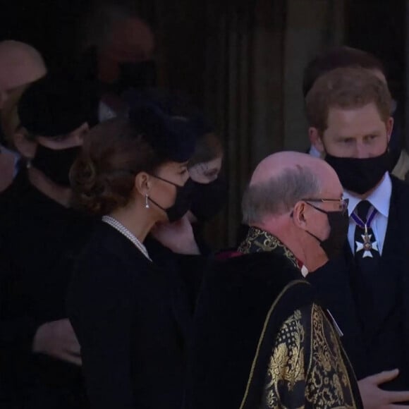 Le prince William, duc de Cambridge, et le prince Harry, duc de Sussex, Sorties des funérailles du prince Philip, duc d'Edimbourg à la chapelle Saint-Georges du château de Windsor, Royaume Uni, le 17 avril 2021.