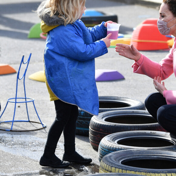 Kate Catherine Middleton, duchesse de Cambridge, en visite à l'école 21 à Londres. Le 11 mars 2021