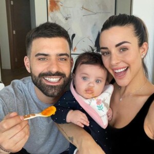 Vincent Queijo et sa fiancée Rym avec leur fille Maria-Valentina, le 25 janvier 2021