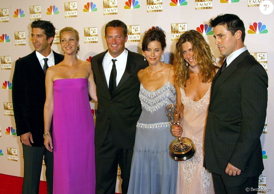 Lisa Kudrow, Jennifer Aniston, Courteney Cox, Matthew Perry, Matt LeBlanc et David Schwimmer aux Emmy Awards à Los Angeles 2002.