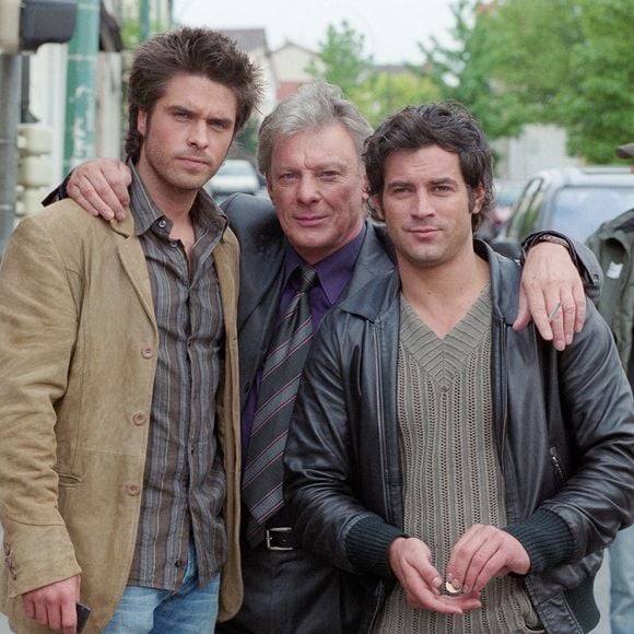 Archives - Le chanteur Herbert Léonard en tant qu'acteur dans un épisode (La mort un dimanche, en 2006) de la série policière Navarro avec comme partenaires Roger Hanin, et ses mulets Filip Nikolic ( 2BE3 ) et Anthony Dupray.- © Patrick Carpentier / Bestimage