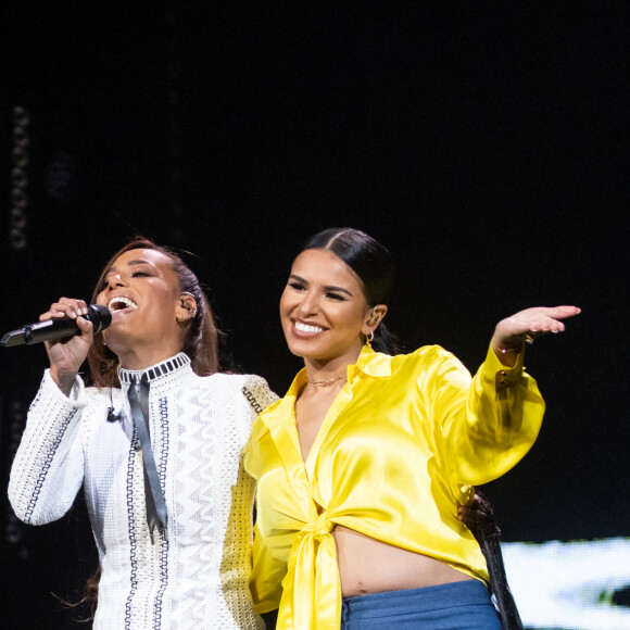Exclusif - Amel Bent et Imen Es - Enregistrement de l'émission "La grande soirée du 31 à Versailles", qui sera diffusée sur France 2. Le 15 décembre 2020 © Tiziano Da Silva - Cyril Moreau / Bestimage