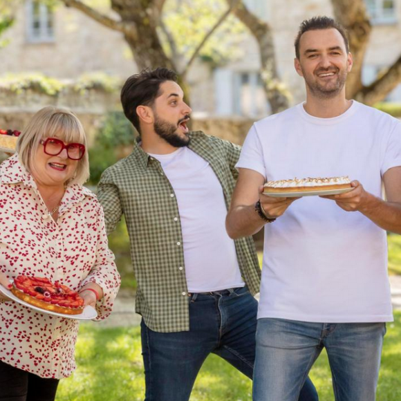Pépée Le Mat jurée dans "Mon gâteau est le meilleur de France" avec Cyril Lignac, Merouan Bounekraf, Louise Petitrenaud et Luana Belmondo- Instagram