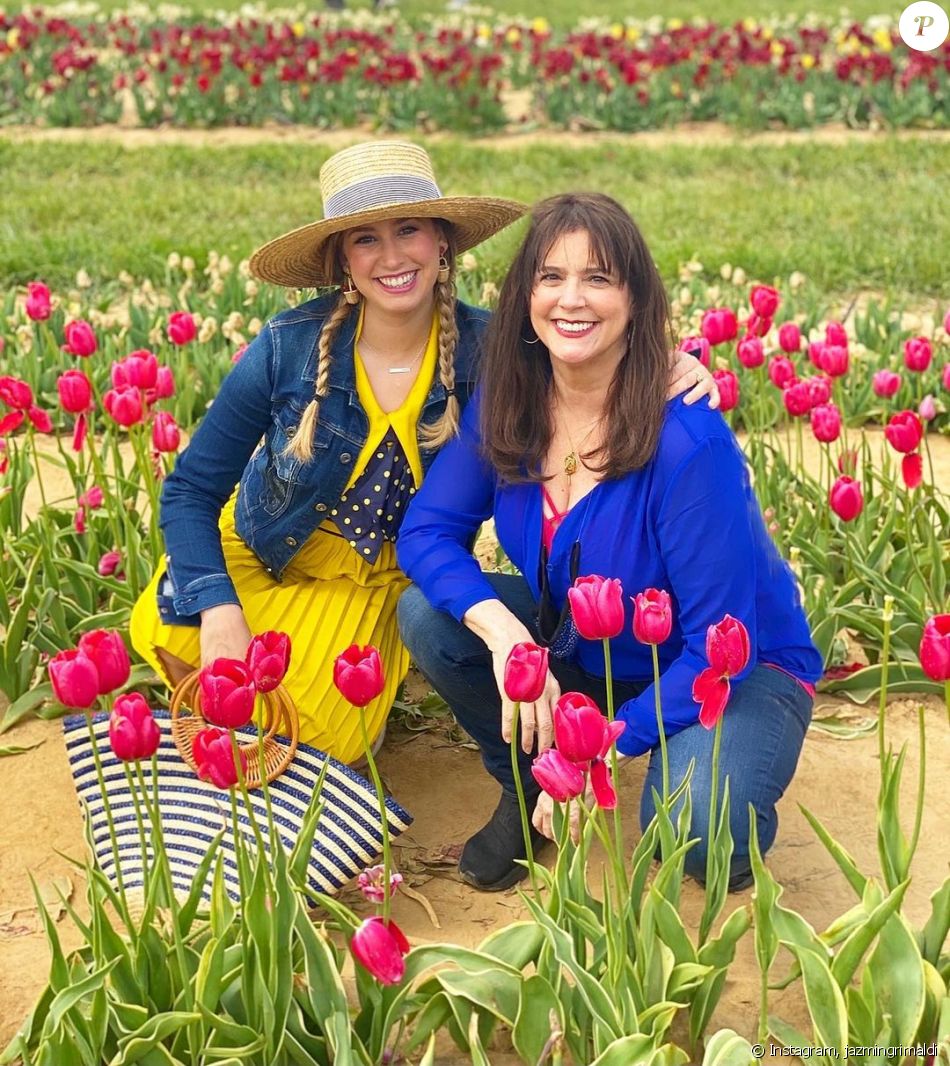 Jazmin Grace Grimaldi (la fille du prince Albert de Monaco) pose avec sa mère Tamara Rotolo sur Instagram, le 9 mai 2021.