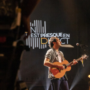 Exclusif - Vianney Bureau et sa femme Catherine Robert - Backstage de l'enregistrement de l'émission "On est presque en direct" (OEED) présentée par L. Ruquier et diffusée sur France 2 le 7 novembre 2020. © Jack Tribeca / Bestimage