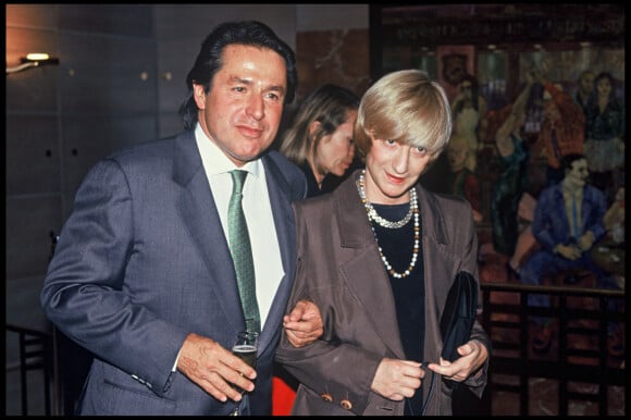 Archives - Marc Francelet et son amie Françoise Sagan lors d'une soirée à Paris. 1993.