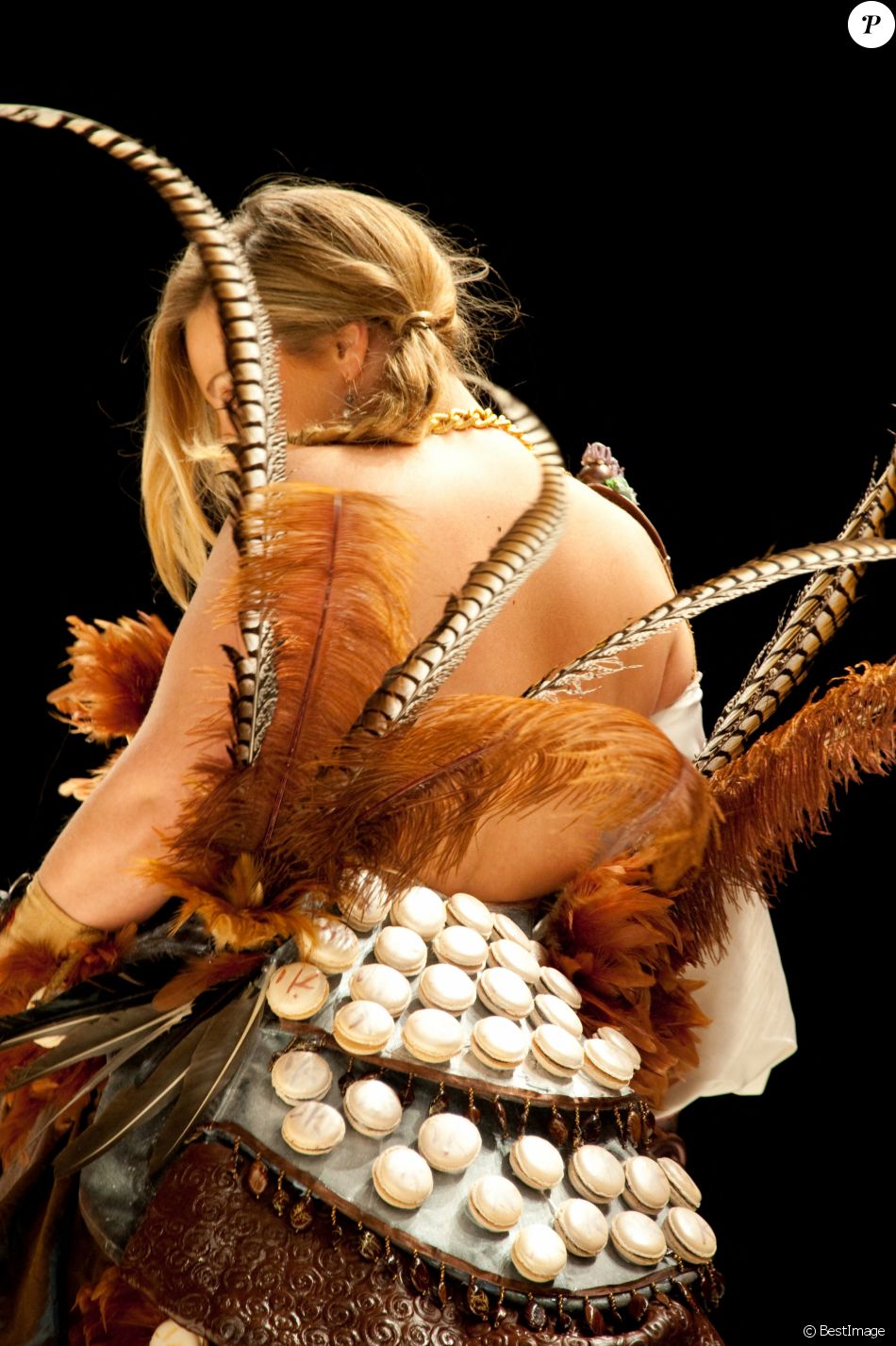 Juliette Katz - Le defile de robes en chocolat lors de l'inauguration du 17eme salon du Chocolat au Parc des Expositions de Paris a la Porte de Versailles