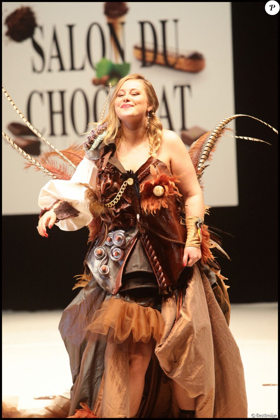 Juliette Katz - Défilé et soirée d'ouverture au salon du Chocolat en 2011 à Paris