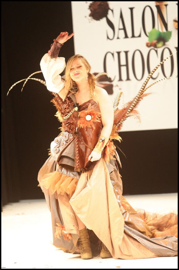 Juliette Katz - Défilé et soirée d'ouverture au salon du Chocolat en 2011 à Paris