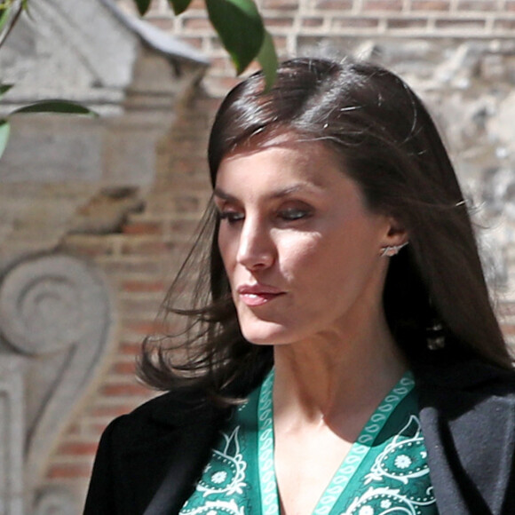 La reine Letizia d'Espagne fait une visite pour voir l'avancement des travaux au Monastère de l'Incarnation (Real Monasterio de la Encarnacion) à Madrid le 10 avril 2019.