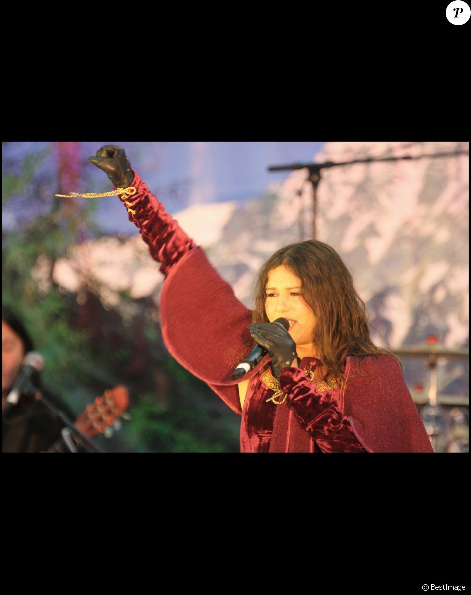 Nathalie Cardone au Stade de France - Archives