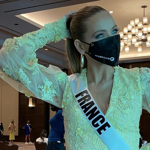 Amandine Petit lors des préparatifs du concours Miss Univers à Hollywood, en Floride. Mai 2021.