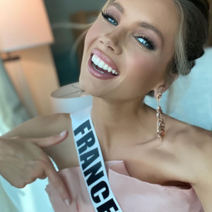 Amandine Petit lors des préparatifs du concours Miss Univers à Hollywood, en Floride. Mai 2021.