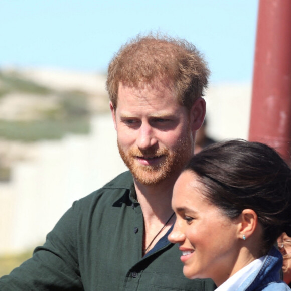 Le prince Harry, duc de Sussex, et Meghan Markle, duchesse de Sussex rencontrent les membres de "Waves for Change" au Cap lors de leur 2ème journée en Afrique du Sud. Le 24 septembre 2019