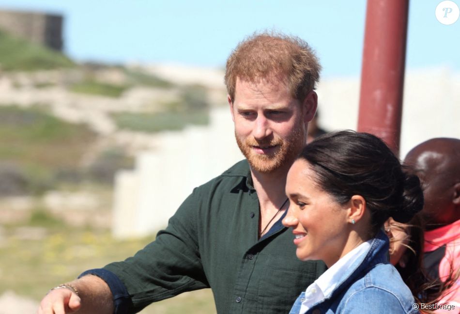Le prince Harry, duc de Sussex, et Meghan Markle, duchesse de Sussex rencontrent les membres de "Waves for Change" au Cap lors de leur 2ème journée en Afrique du Sud. Le 24 septembre 2019