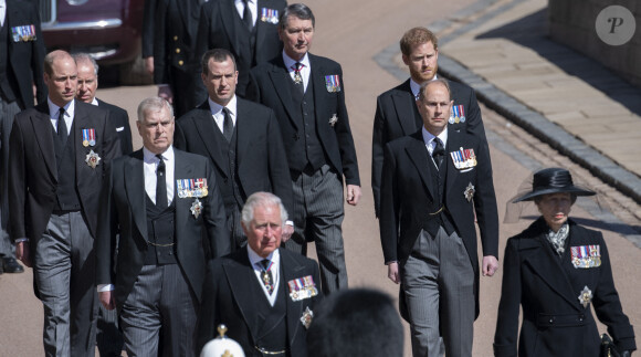 Le prince Charles, la princesse Anne, le prince Andrew, le prince Edward, le prince William, Peter Phillips, le prince Harry, David Armstrong-Jones, Sir Timothy Laurence - Arrivées aux funérailles du prince Philip en la chapelle Saint-Georges du château de Windsor, le 17 avril 2021.
